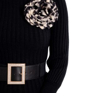 Ukrasna cvjetna kopča- crno-siva