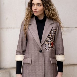 Smeđi sako sa tigrastim medekom