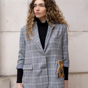 Sivi karirani sako sa medekom